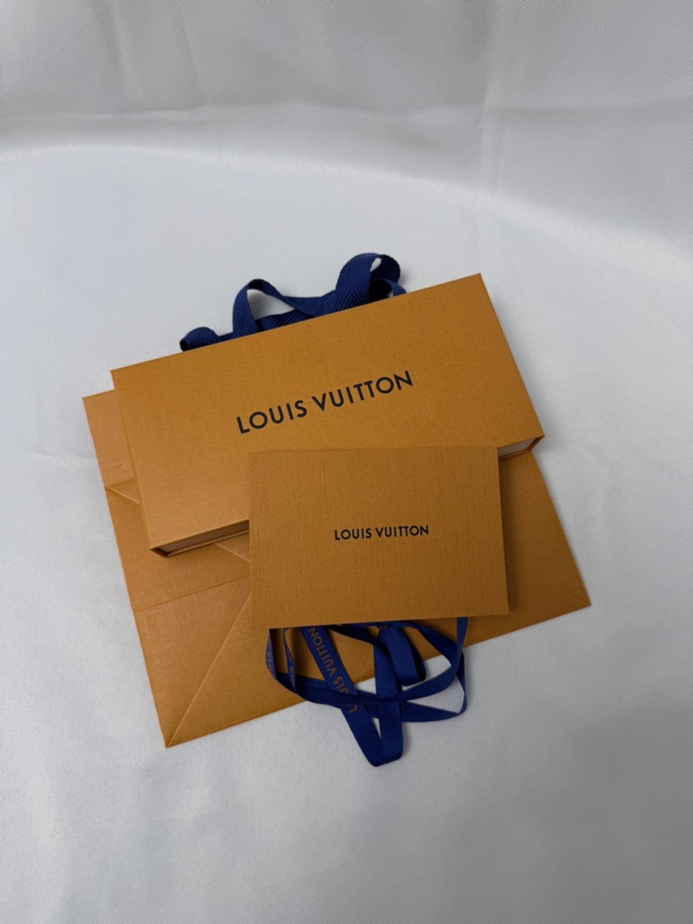 Louis Vuitton Orange Gift Box and Bag with Blue Ribbon Accents - Picture 9 of 10